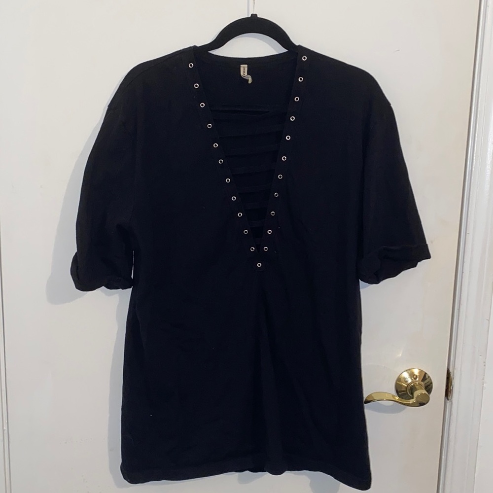 EMMA AND SAM LF LADDER TSHIRT Size S